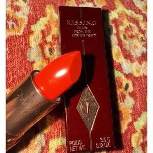 Charlotte Tilbury "So Red" Kissing Fallen From The Lipstick Tree- 0.12 oz/3.5g‎